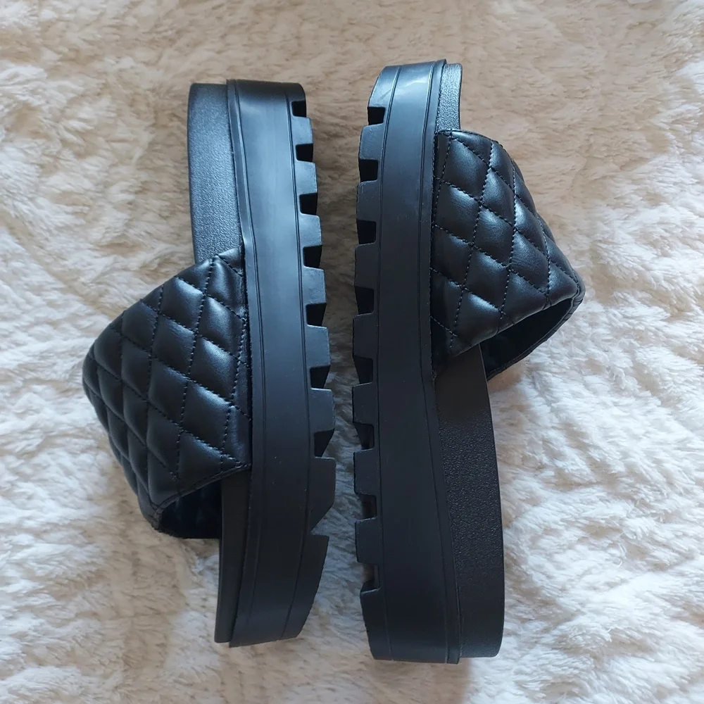 Wild Pair stylish black